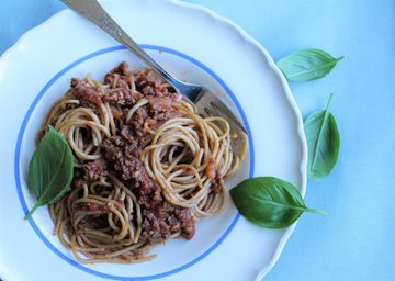 Härkäpapubolognaise ja spagetti
